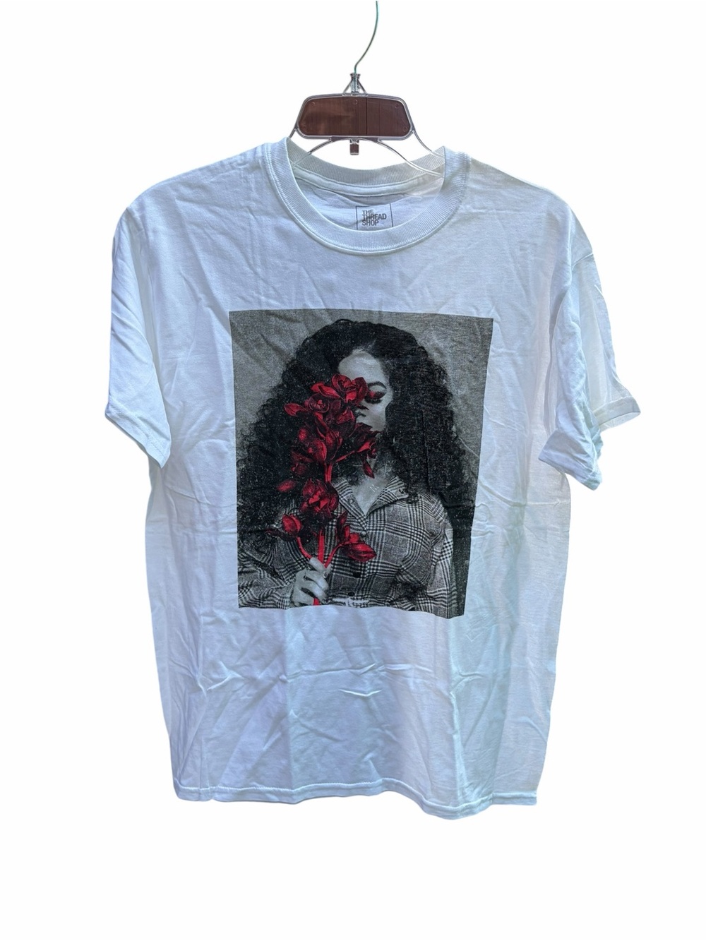 The Thread Shop Graphic T-Shirt White Floral Portrait Tee Size Medium